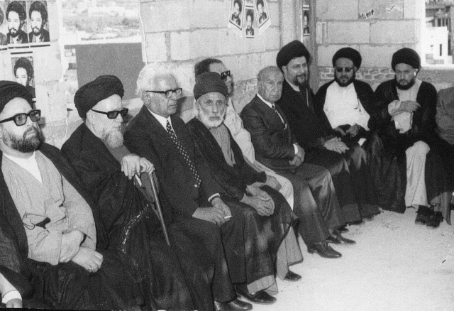 در لبنان، در کنار والد معظم و امام موسی صدر